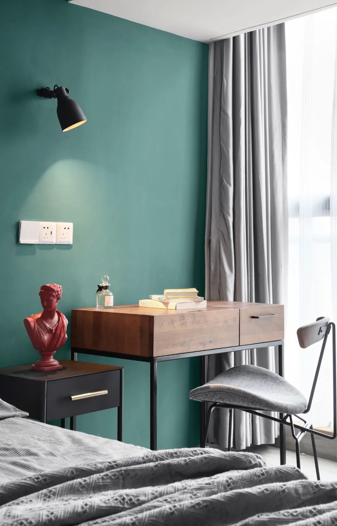 小戶型低成本大改造，00后咖啡師教你玩轉(zhuǎn)復(fù)古色調(diào)