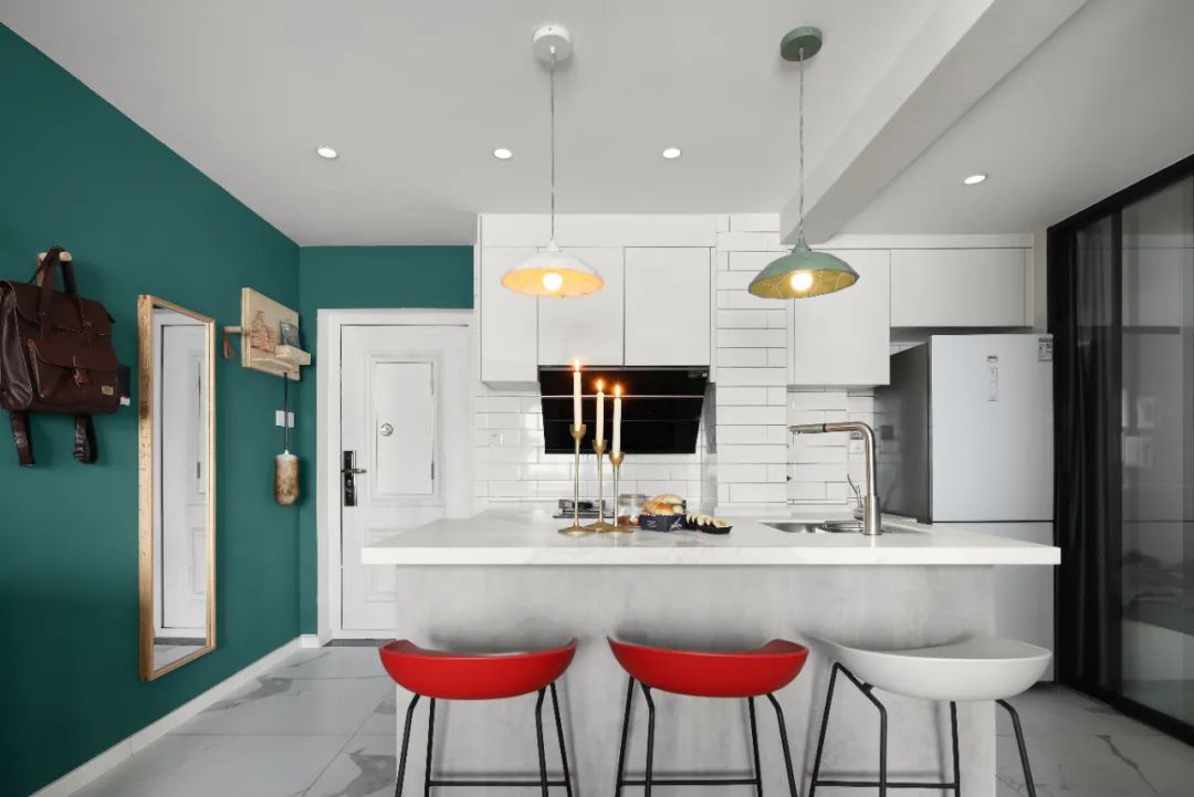 小戶型低成本大改造，00后咖啡師教你玩轉(zhuǎn)復(fù)古色調(diào)