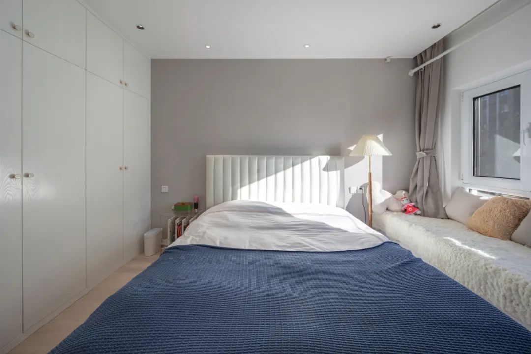 廚衛小又暗？92㎡爆改格局+無主燈設計，3人住舒服又高級！ 