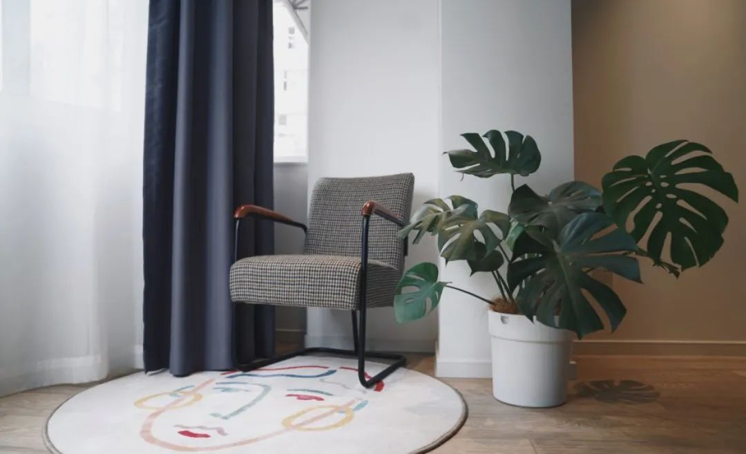 客廳一角變書房？他家直接從MUJI照搬靈感~ 