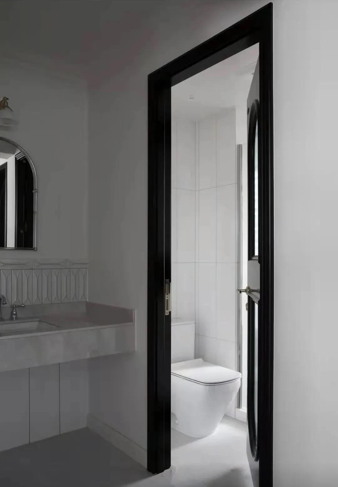 「訪」非傳統客廳＋多功能臥室，職住一體的復古烏托邦 