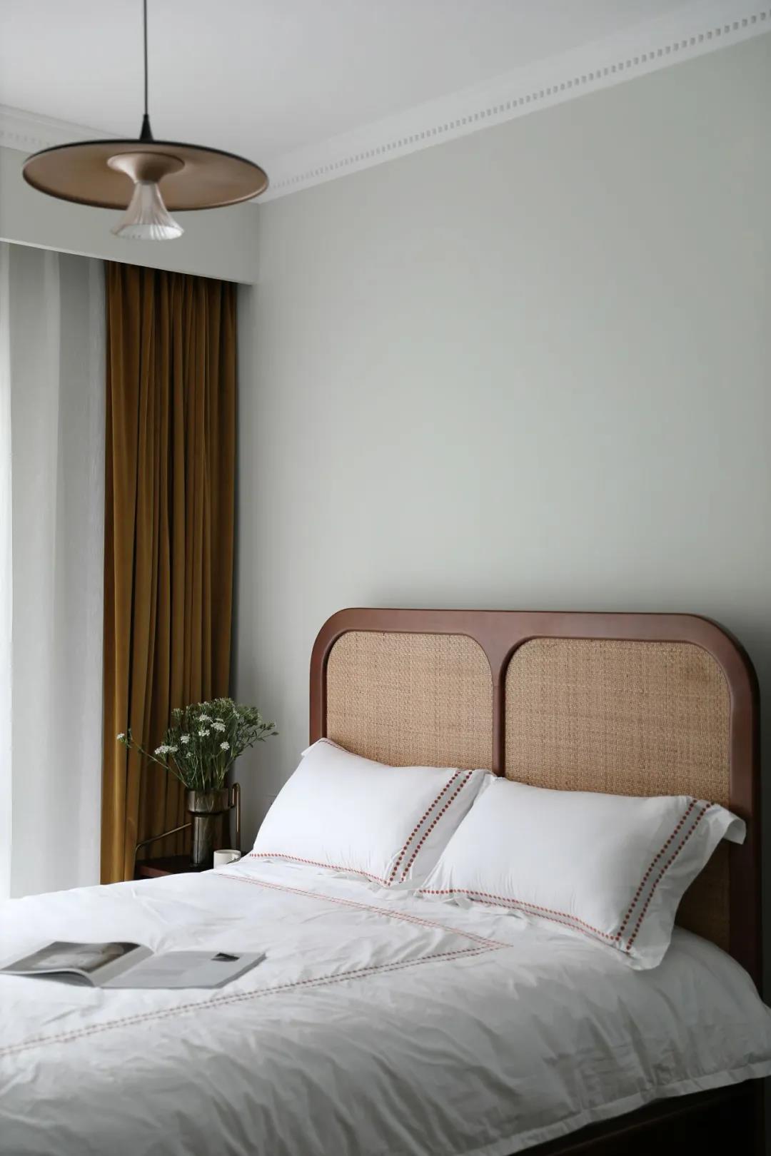 「訪」非傳統客廳＋多功能臥室，職住一體的復古烏托邦 