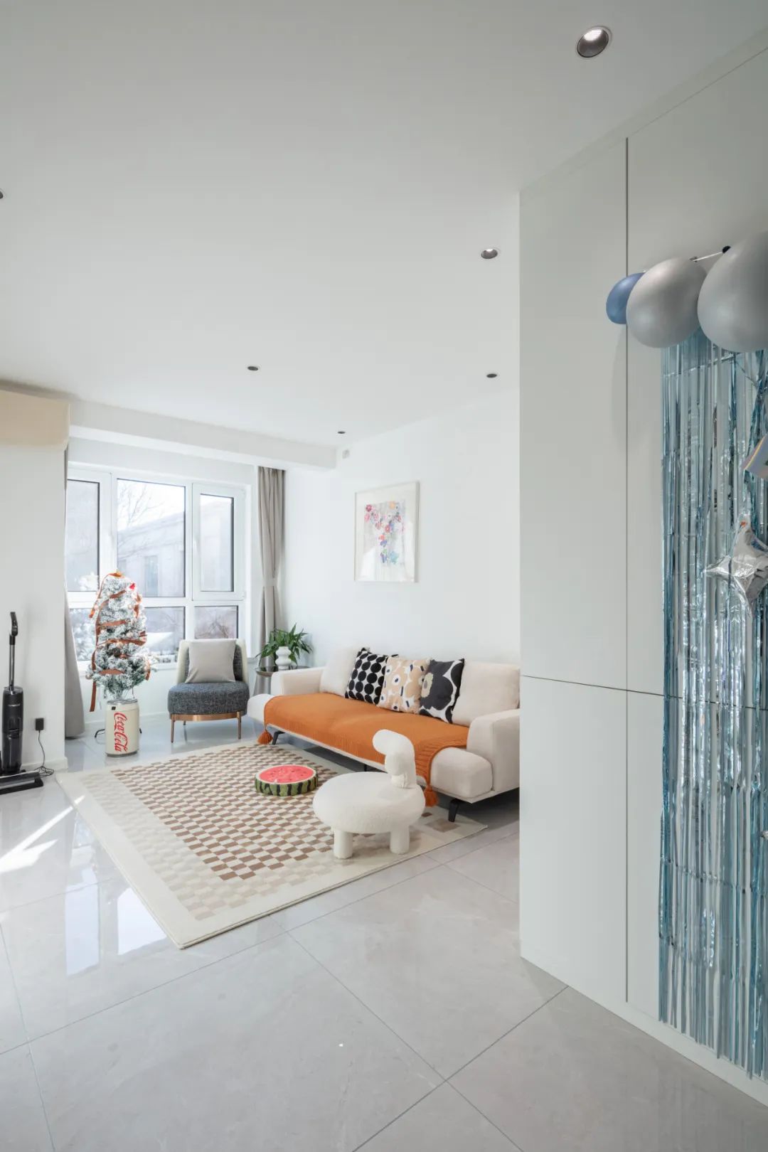 廚衛小又暗？92㎡爆改格局+無主燈設計，3人住舒服又高級！ 