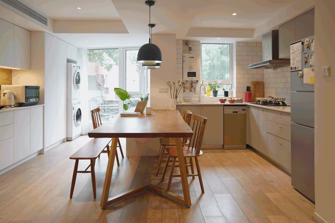 客廳一角變書房？他家直接從MUJI照搬靈感~ 