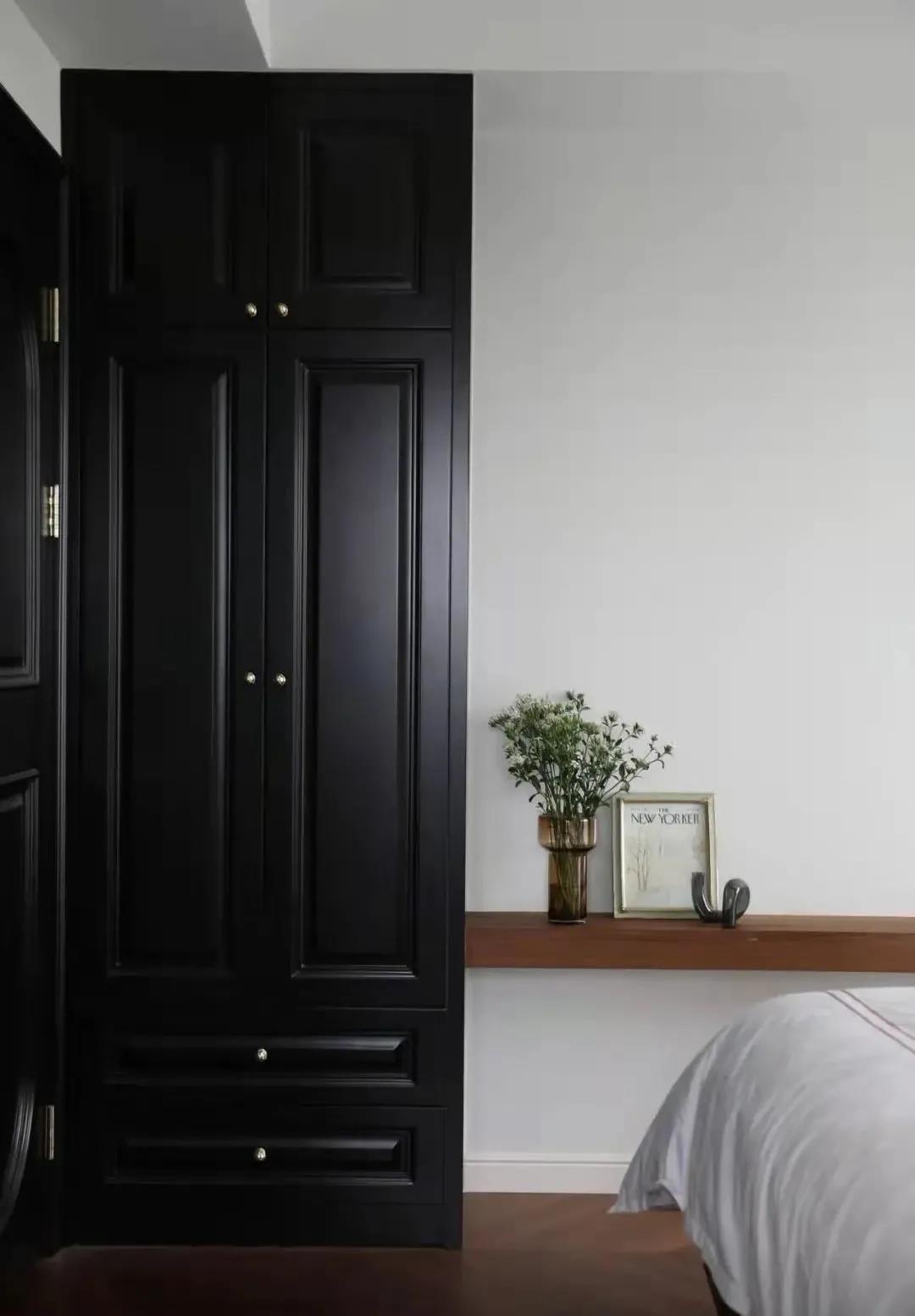 「訪」非傳統客廳＋多功能臥室，職住一體的復古烏托邦 