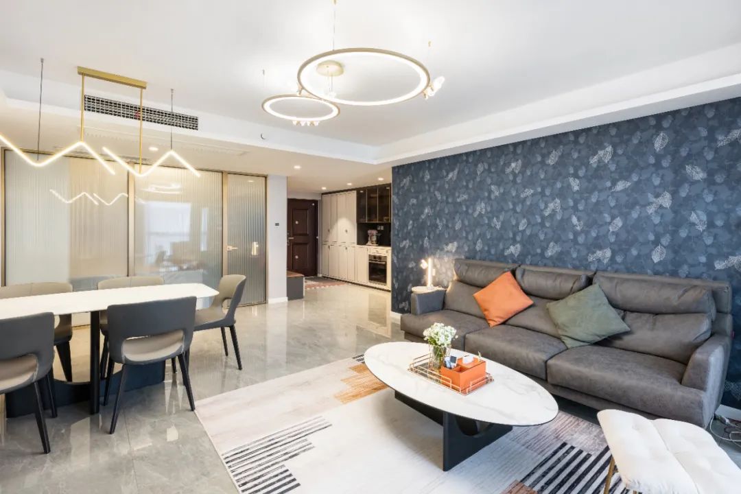 辦公室爆改變4室2衛(wèi)，中西雙廚，超強(qiáng)收納，一家6口直呼過(guò)癮！	