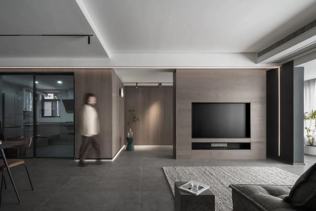 咖啡店老板巧改毛坯房“高級灰雕塑風(fēng)”邊藝術(shù)邊生活