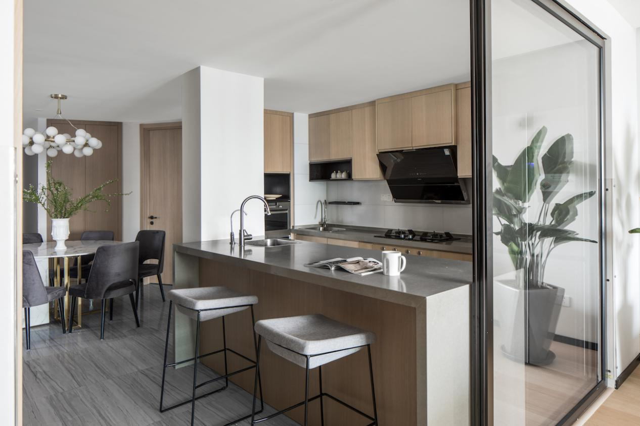 5口之家的教科書式改造，具備收納&品質(zhì)&科學設計	