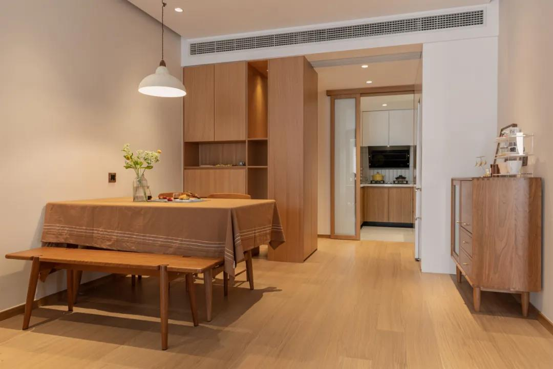 90%都是櫻桃木家具？爆改86㎡老房，這作業不抄就虧了	