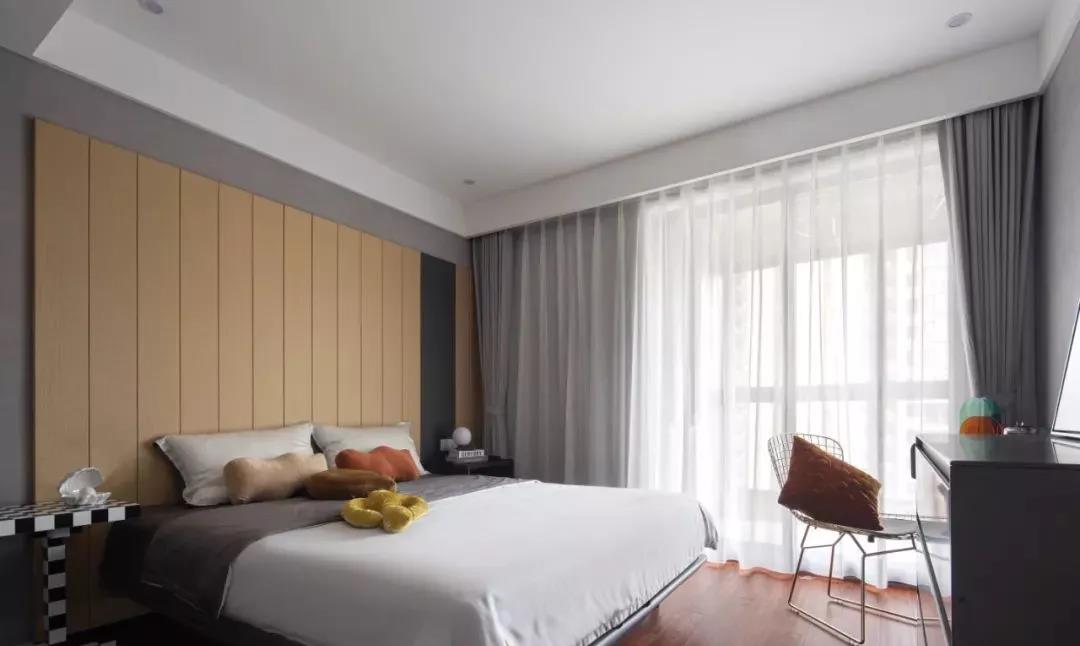 治愈系克萊因藍+落地窗書房，這套110㎡火爆朋友圈	