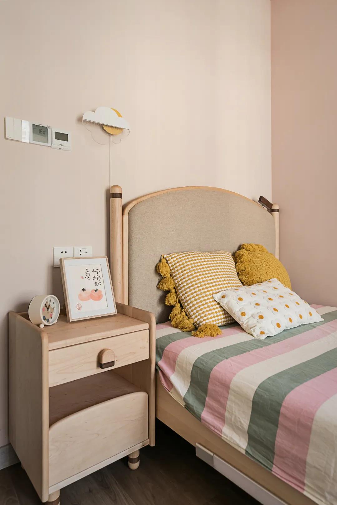 客廳打造攀巖墻、主臥隔出衣帽間，這家舊房超會改	