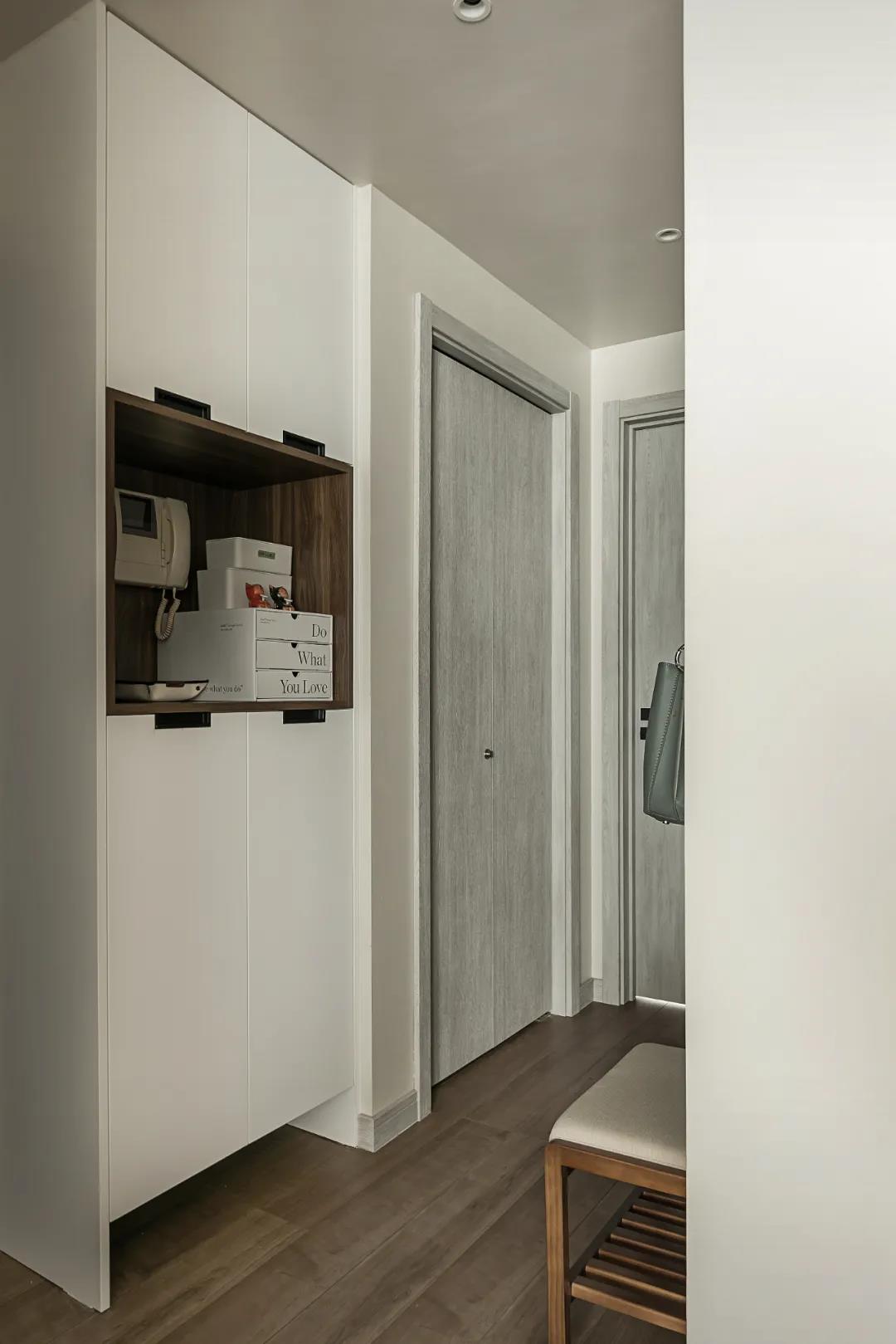 客廳打造攀巖墻、主臥隔出衣帽間，這家舊房超會改	