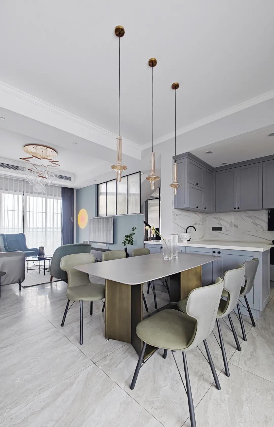 獨(dú)立套間、休閑書吧、頂樓陽臺(tái)，這個(gè)復(fù)式房超全能！