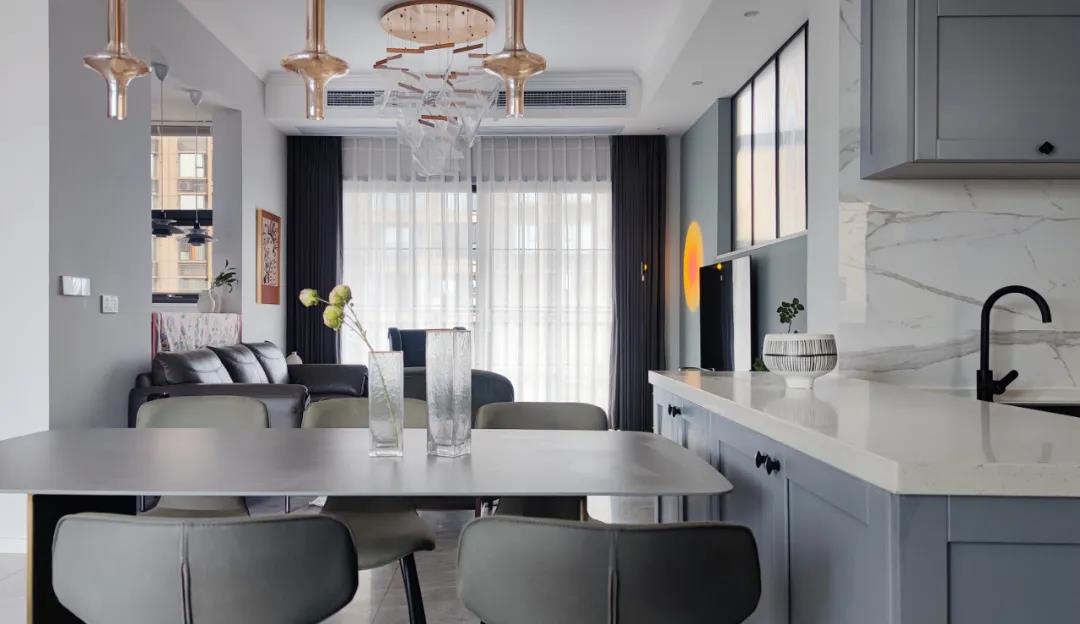 獨(dú)立套間、休閑書吧、頂樓陽臺(tái)，這個(gè)復(fù)式房超全能！