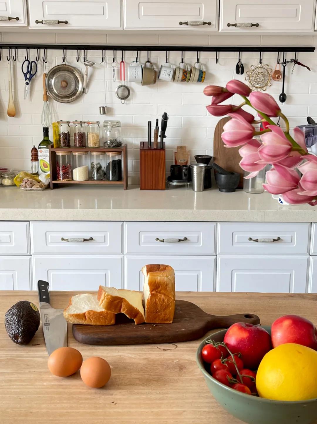 這屆情侶有多會住？格子門窗日光浴，隨性又自由	