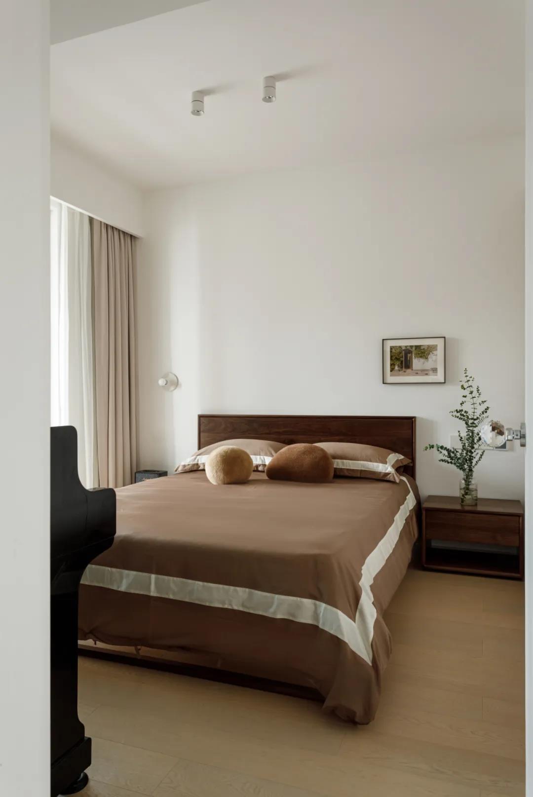 她家小復式把壁龕玩明白了，樓梯也能收納力滿分！	