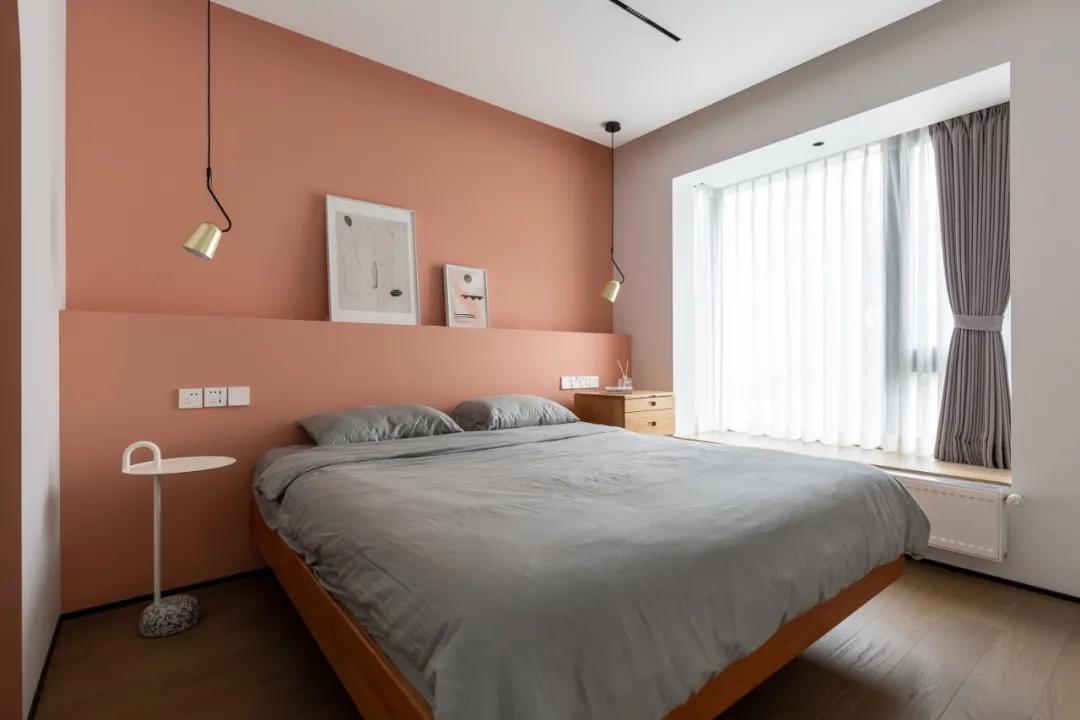 她家兒童房上床下桌+黑板墻，書房更有“小木屋”~