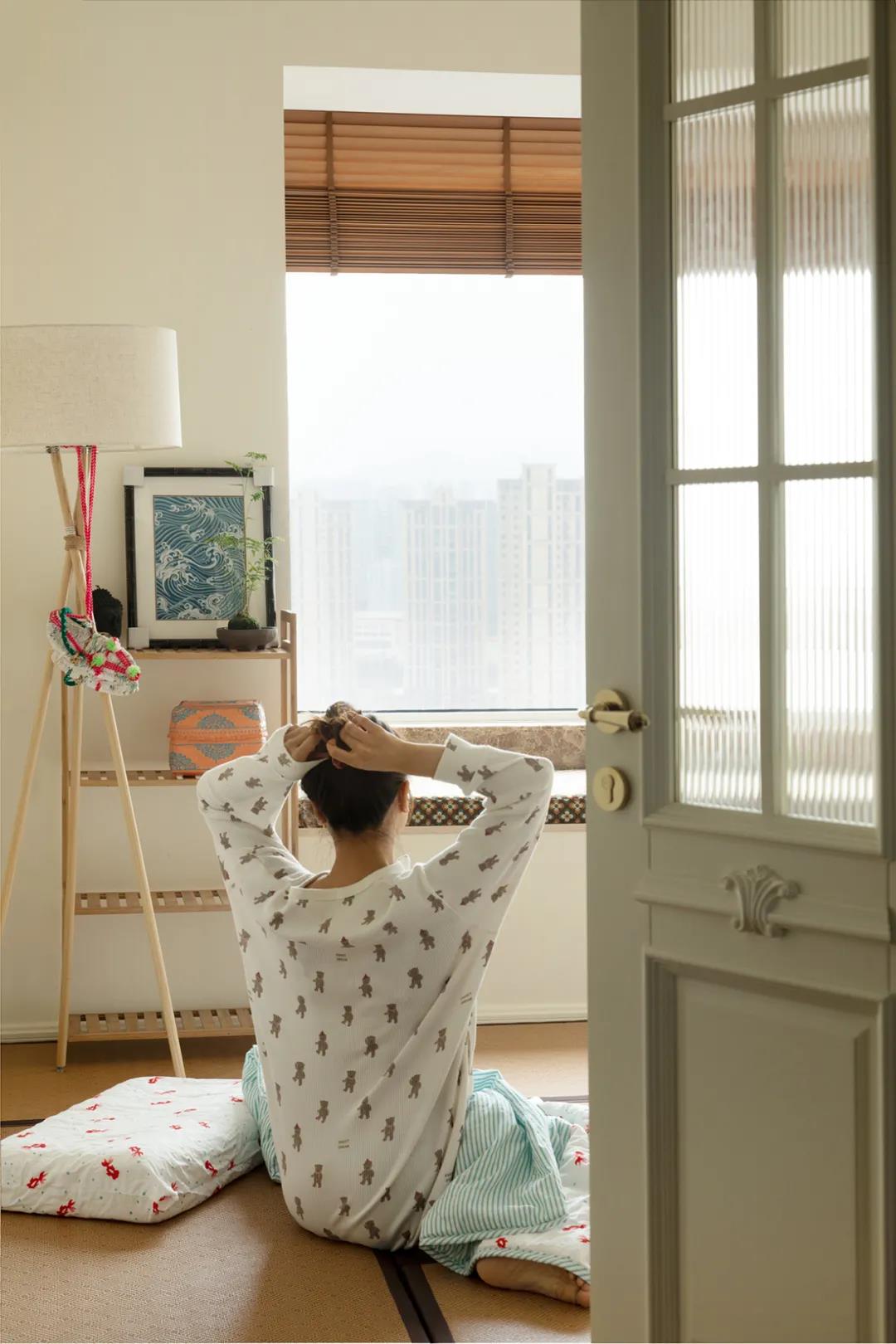 時髦精家裝日記丨“國潮”朱砂色臥室美出圈~	