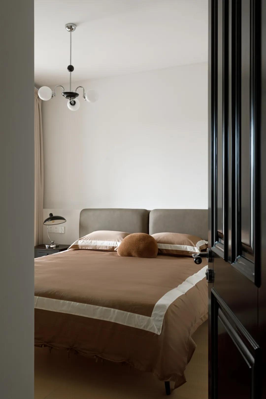 她家小復式把壁龕玩明白了，樓梯也能收納力滿分！	