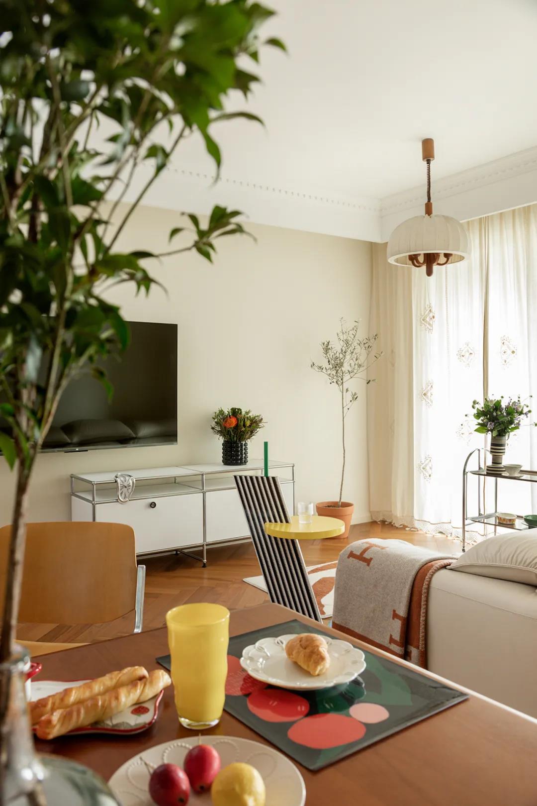 時髦精家裝日記丨“國潮”朱砂色臥室美出圈~	