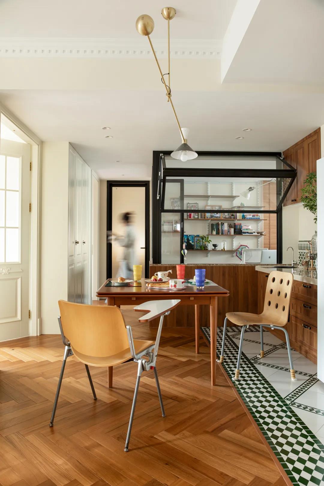 時髦精家裝日記丨“國潮”朱砂色臥室美出圈~	