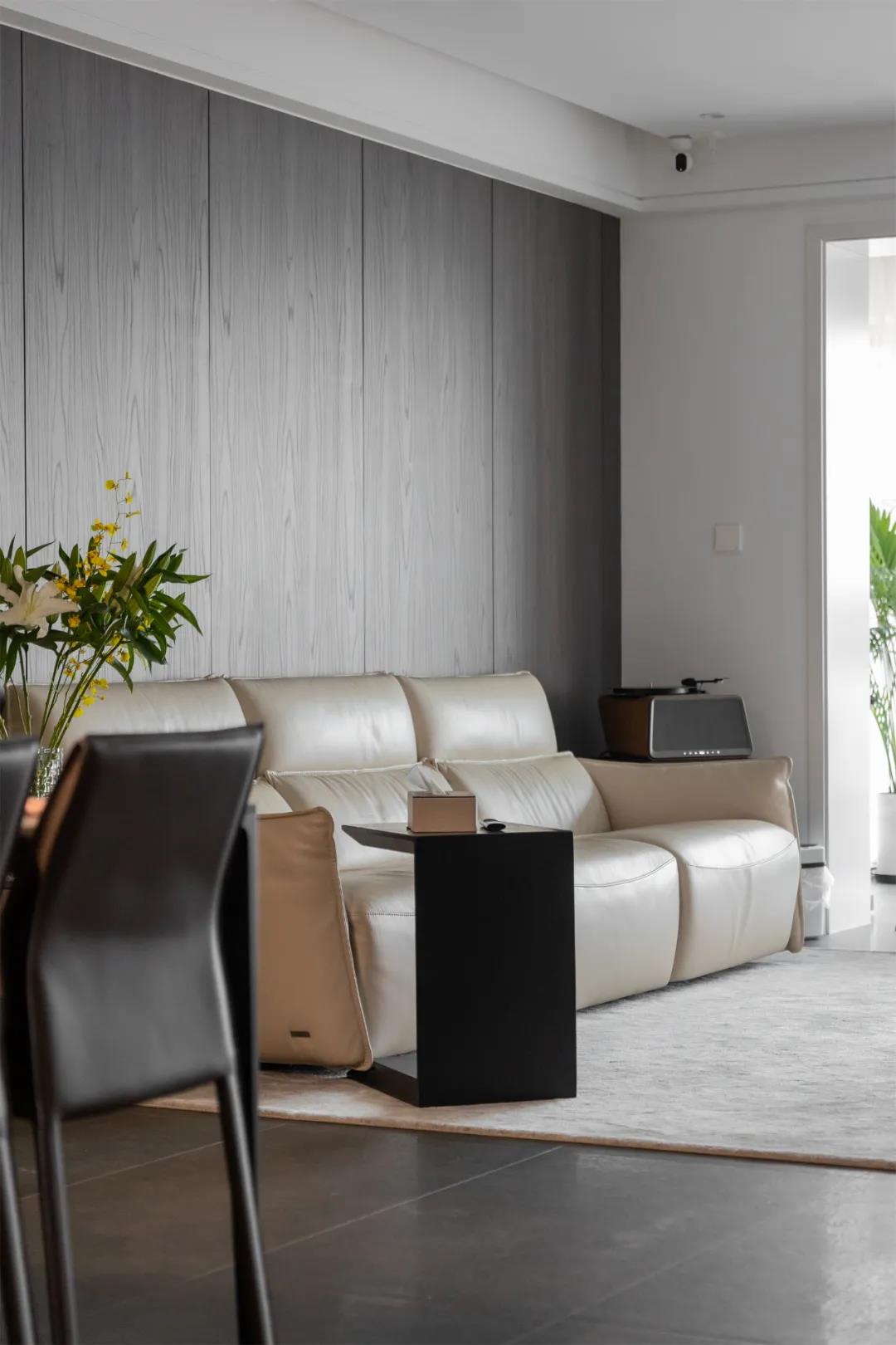 高級感大平層：飄窗別打通了！他家神奇改造多一室