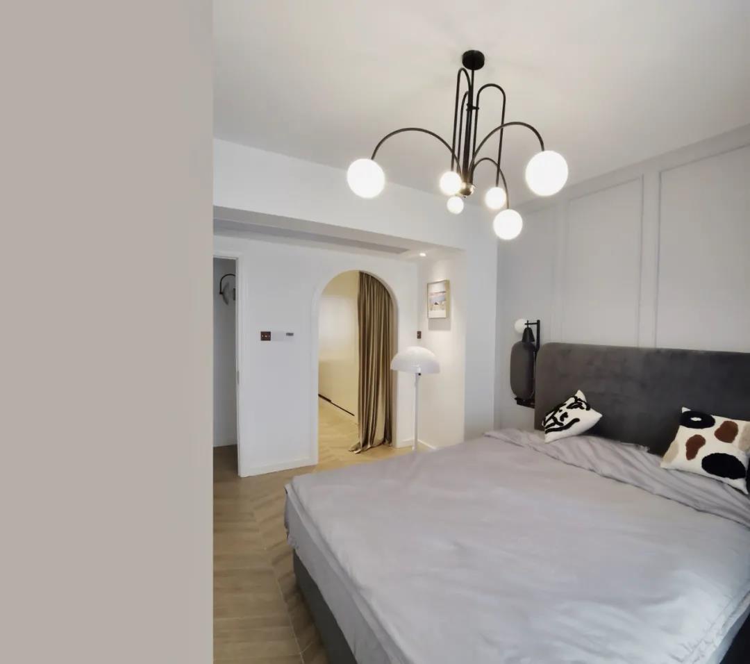 小一居改成「五臟俱全」復古套房，2喵1汪樂不思蜀~	