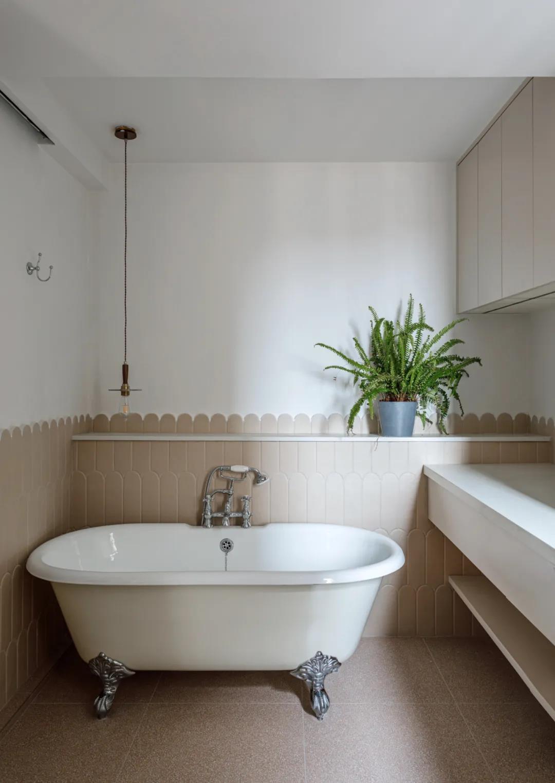 她家小復式把壁龕玩明白了，樓梯也能收納力滿分！	