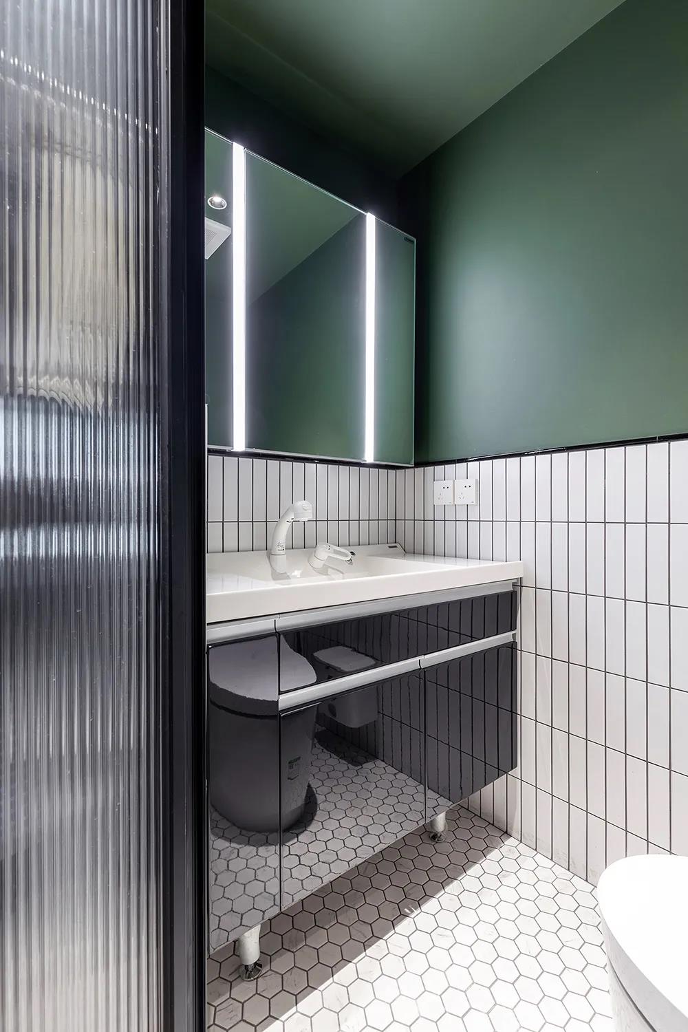 她家兒童房上床下桌+黑板墻，書房更有“小木屋”~