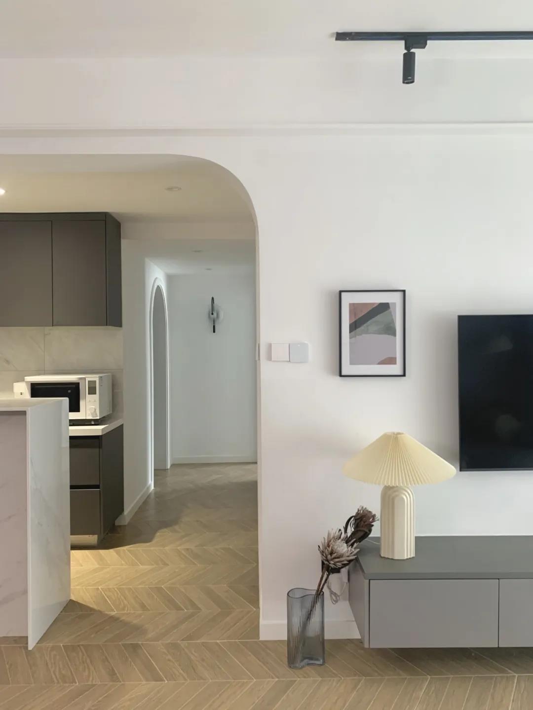 小一居改成「五臟俱全」復古套房，2喵1汪樂不思蜀~	