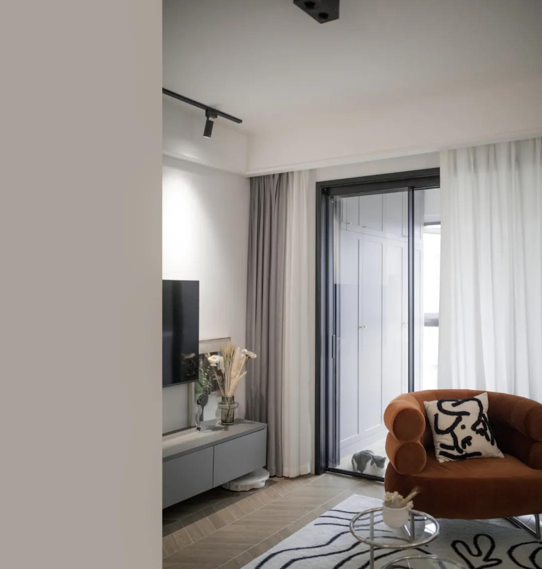 小一居改成「五臟俱全」復古套房，2喵1汪樂不思蜀~	