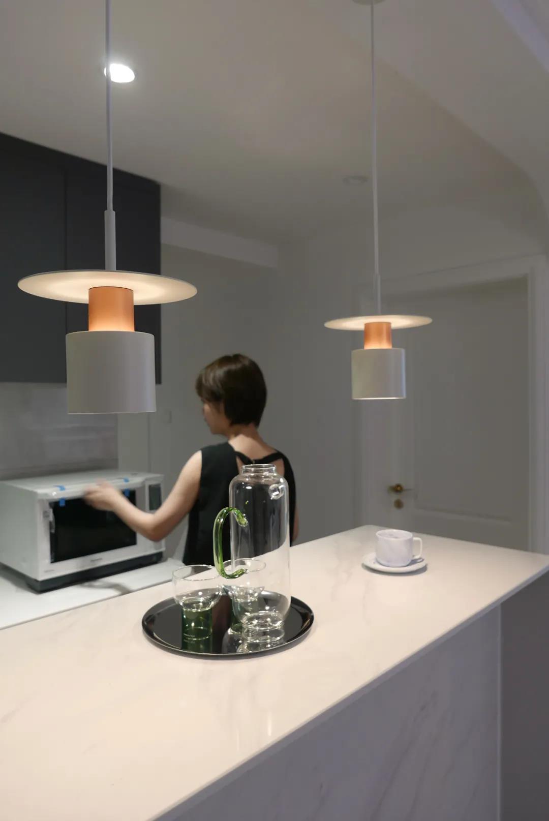 小一居改成「五臟俱全」復古套房，2喵1汪樂不思蜀~	