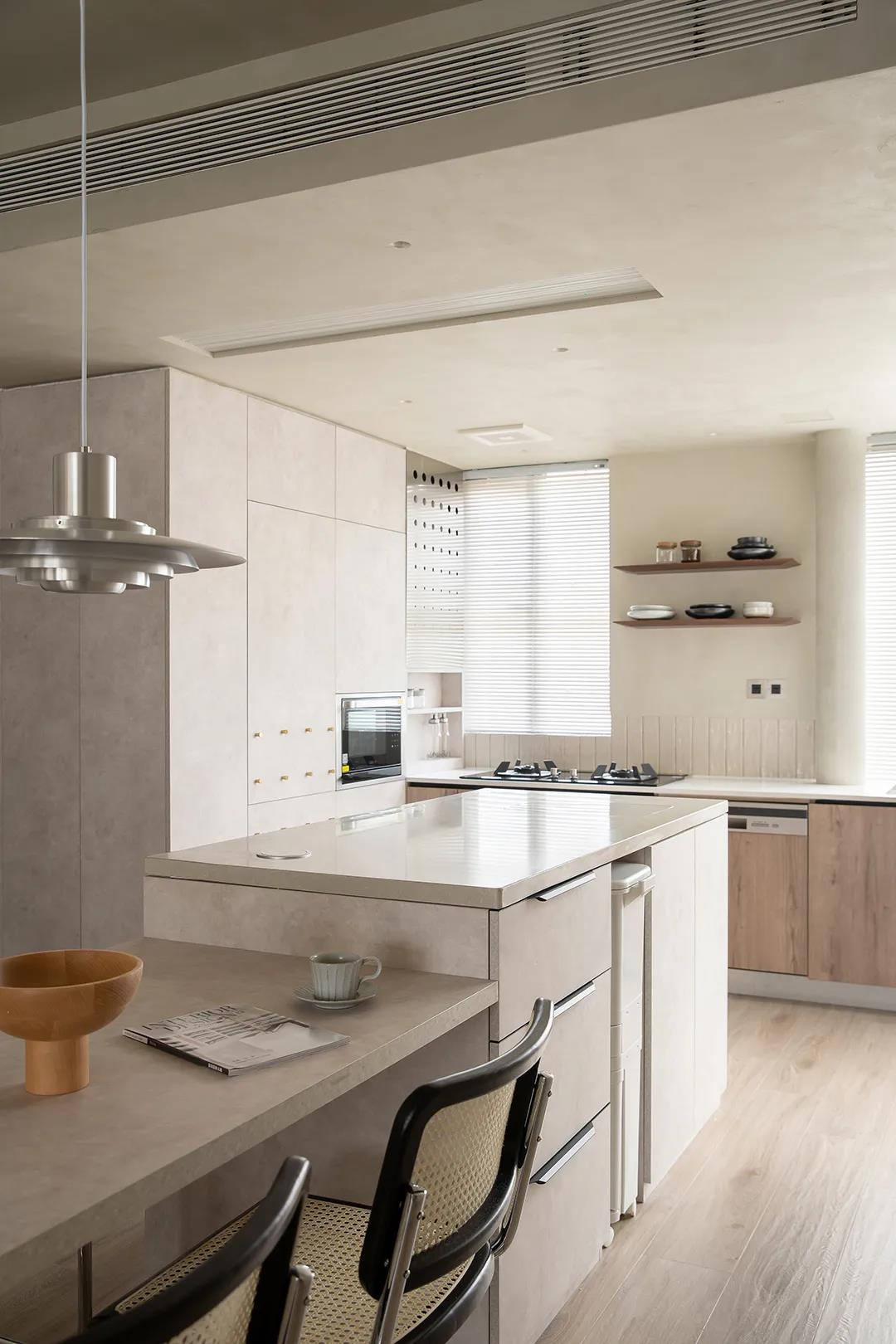 95㎡奶油宅搞出30㎡收納空間，再也不用哭著斷舍離	