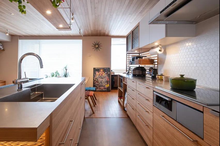 她家和風80㎡「元宇宙兒童房」上床下柜，墻上還開洞？