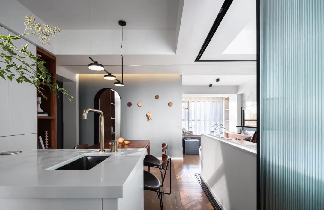 無玄關這樣裝美上天，LDK+玻璃書房，舒適度滿分答卷！