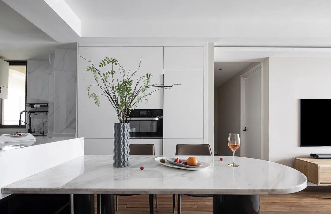 她家「LDK&開放廚房&走廊衣帽間」功能主義發(fā)揮極致~	