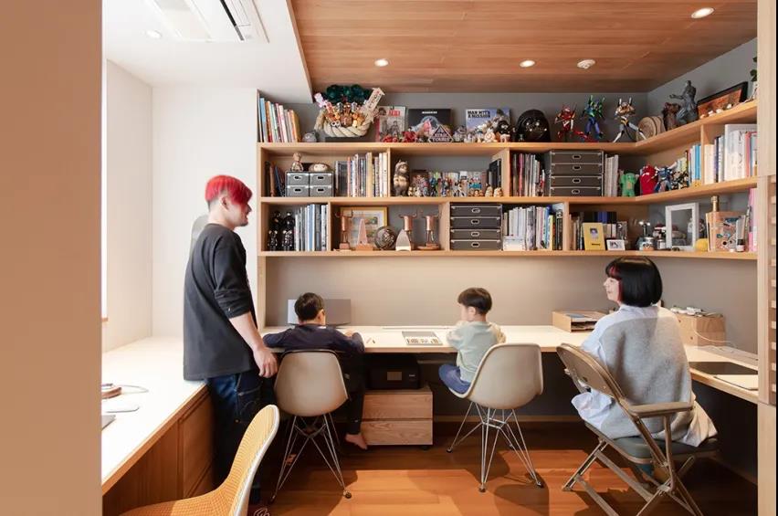 她家和風80㎡「元宇宙兒童房」上床下柜，墻上還開洞？