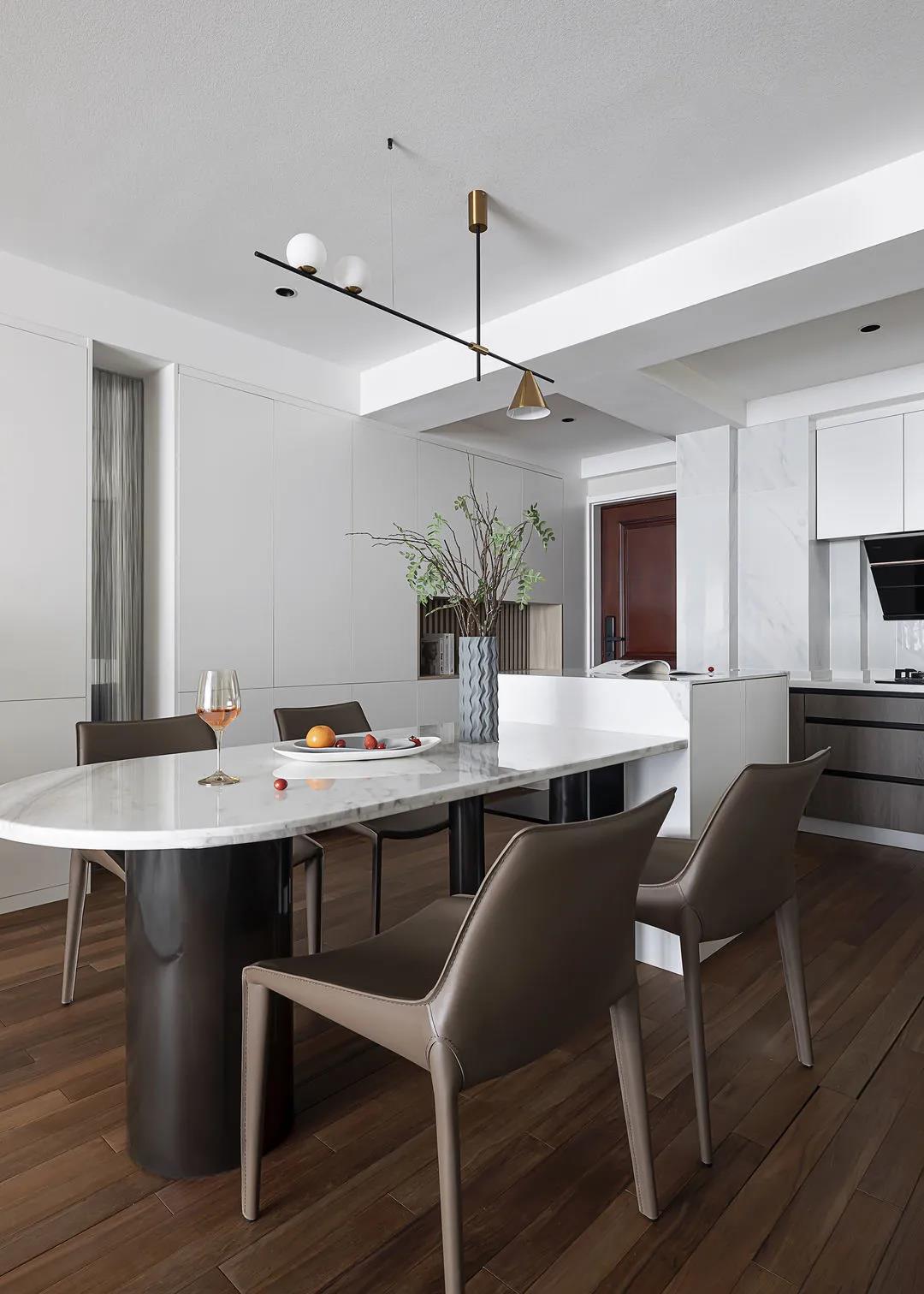 她家「LDK&開放廚房&走廊衣帽間」功能主義發(fā)揮極致~	