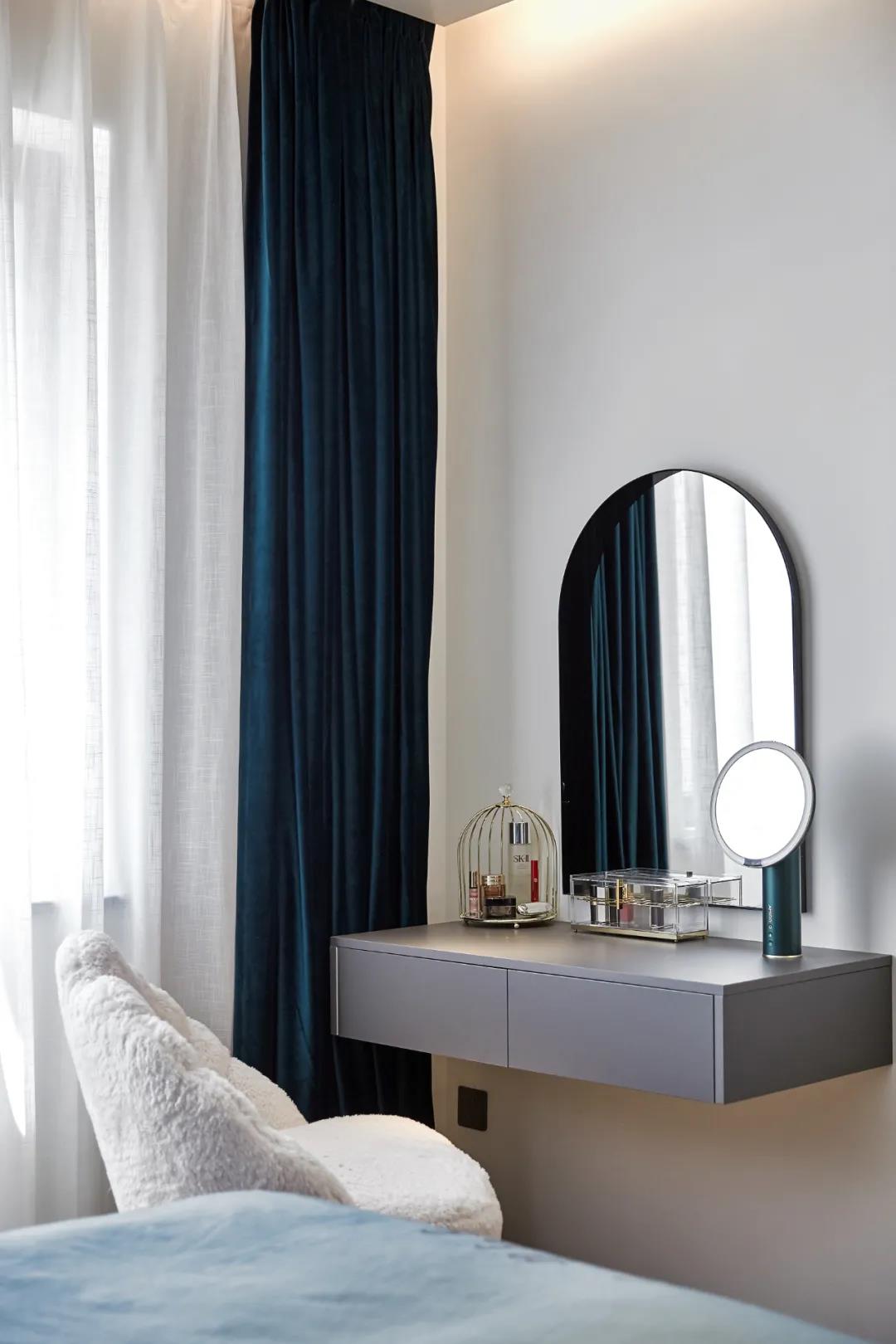 裝修也內卷？黑白+原木打造廣州120㎡電影里的高級感	