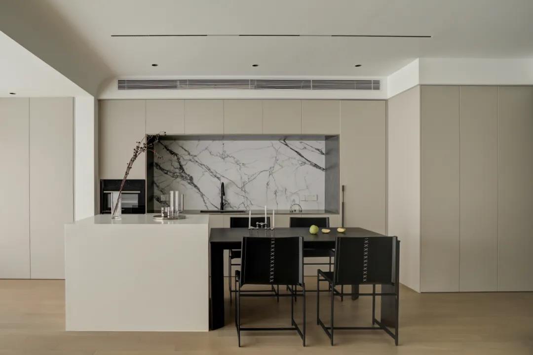 新時(shí)代夫妻的143㎡『黑白質(zhì)感家』，開(kāi)啟心動(dòng)模式~