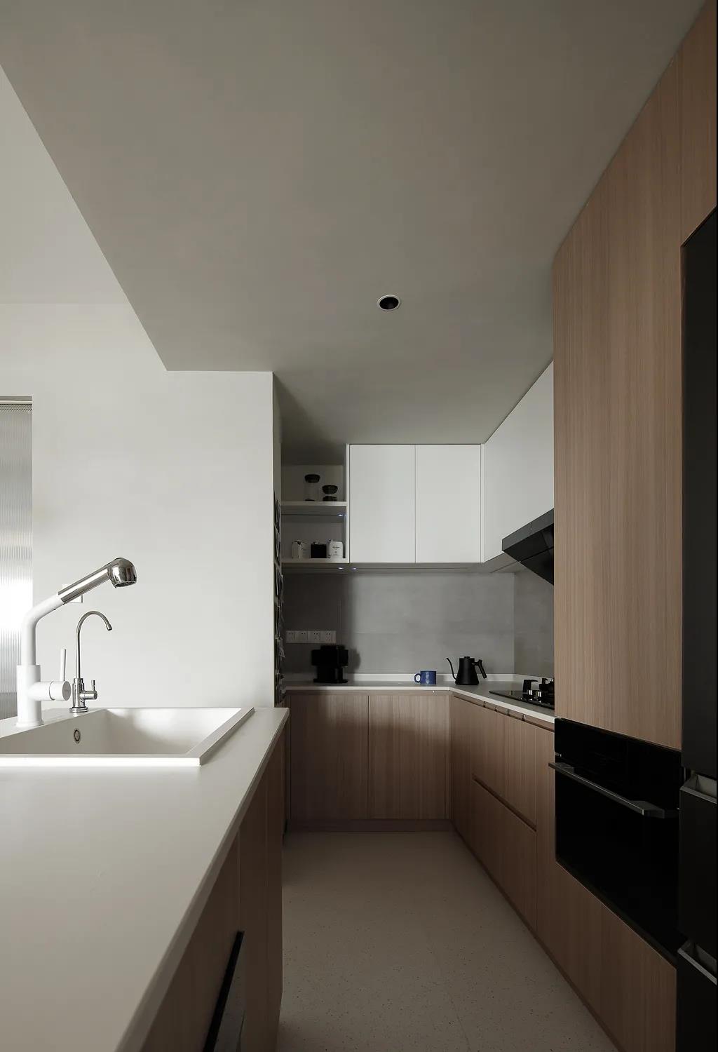 獨居房LV10玩家：112㎡客廳圖書館+露天浴室の詩意幸福