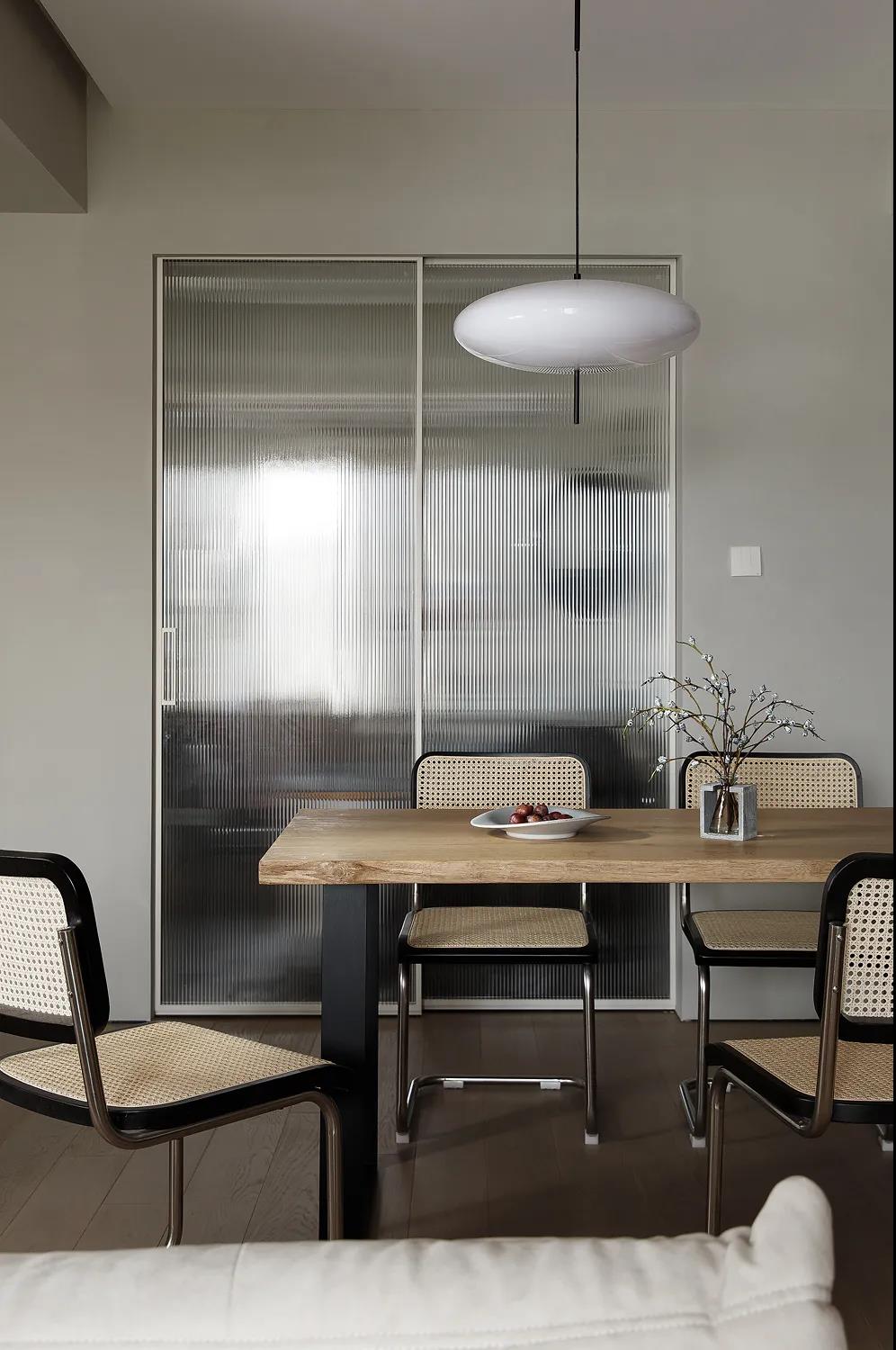 獨居房LV10玩家：112㎡客廳圖書館+露天浴室の詩意幸福