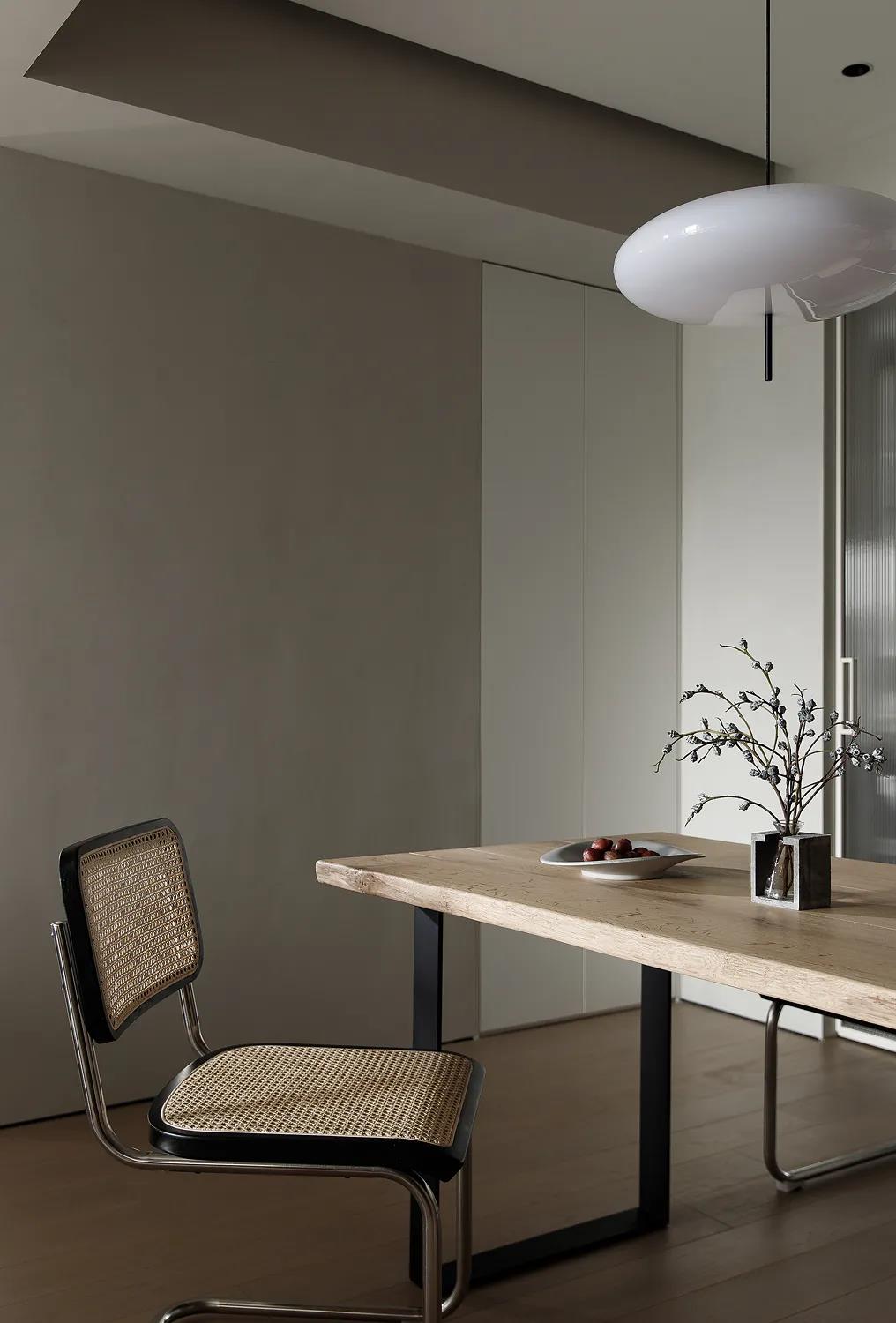 獨居房LV10玩家：112㎡客廳圖書館+露天浴室の詩意幸福