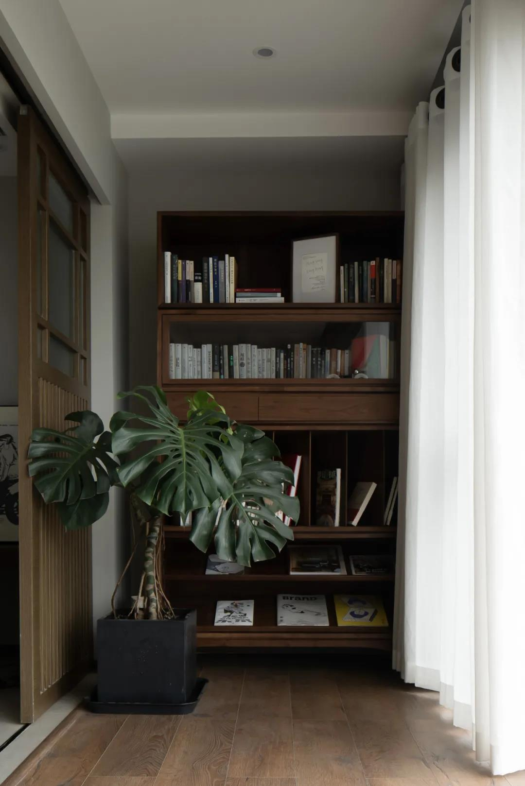 在鬧市中打造一處“靈魂靜地”，時(shí)尚海歸的110㎡獨(dú)居藝術(shù)