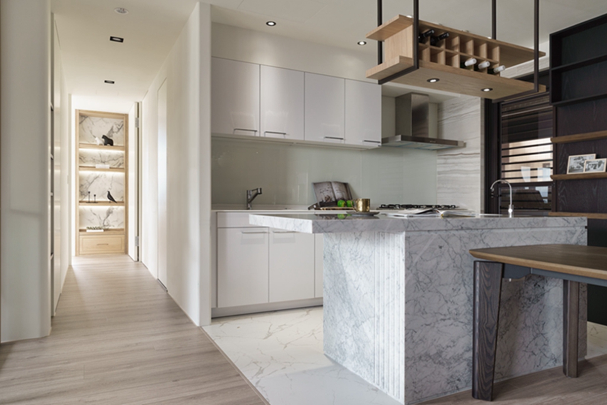 玻璃書房+豪華衣帽間，灑滿陽光的110㎡居家也像在度假