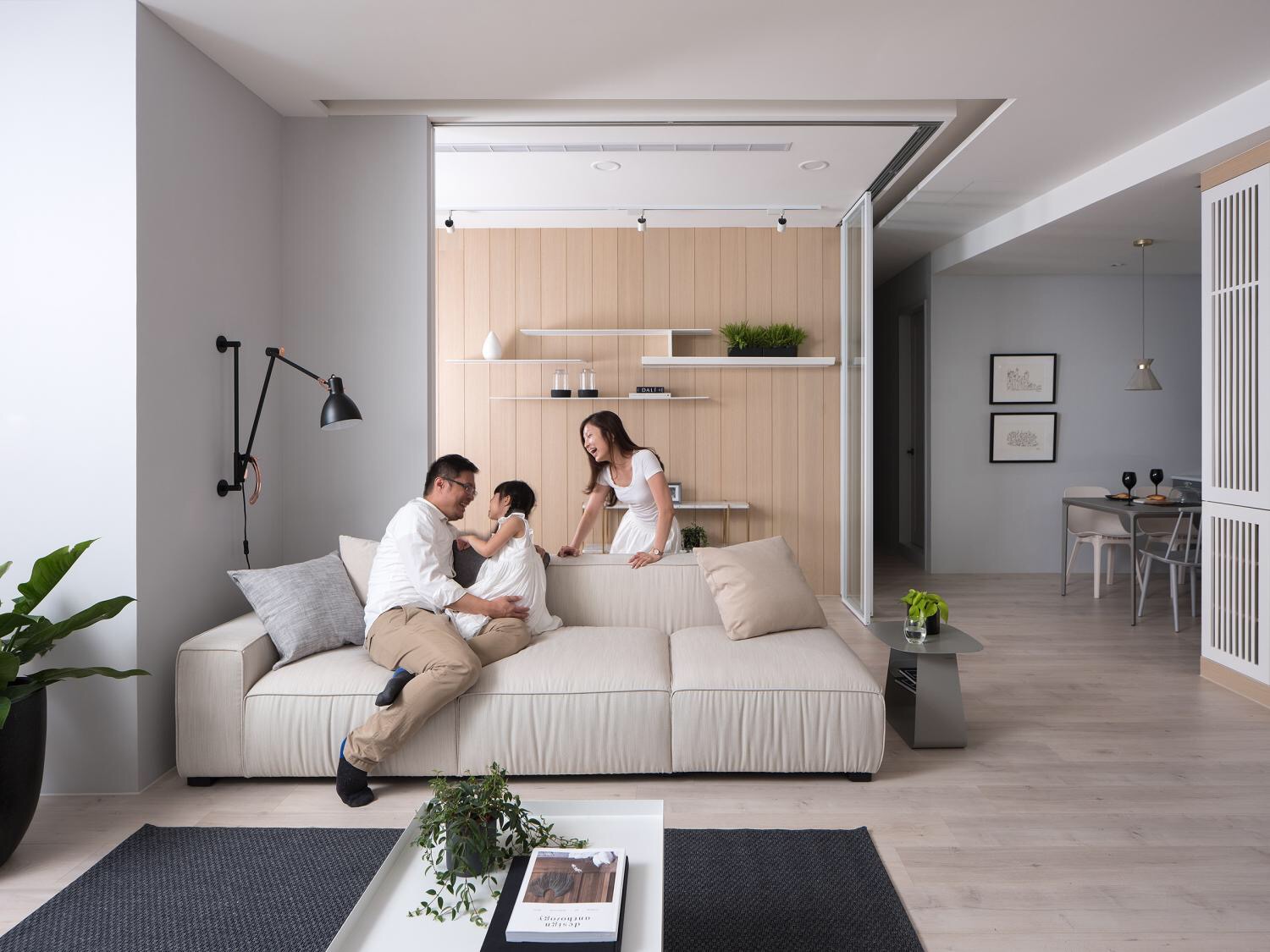 “既可獨處又可相融”廣州夫妻用愛滋養(yǎng)的130㎡極簡家