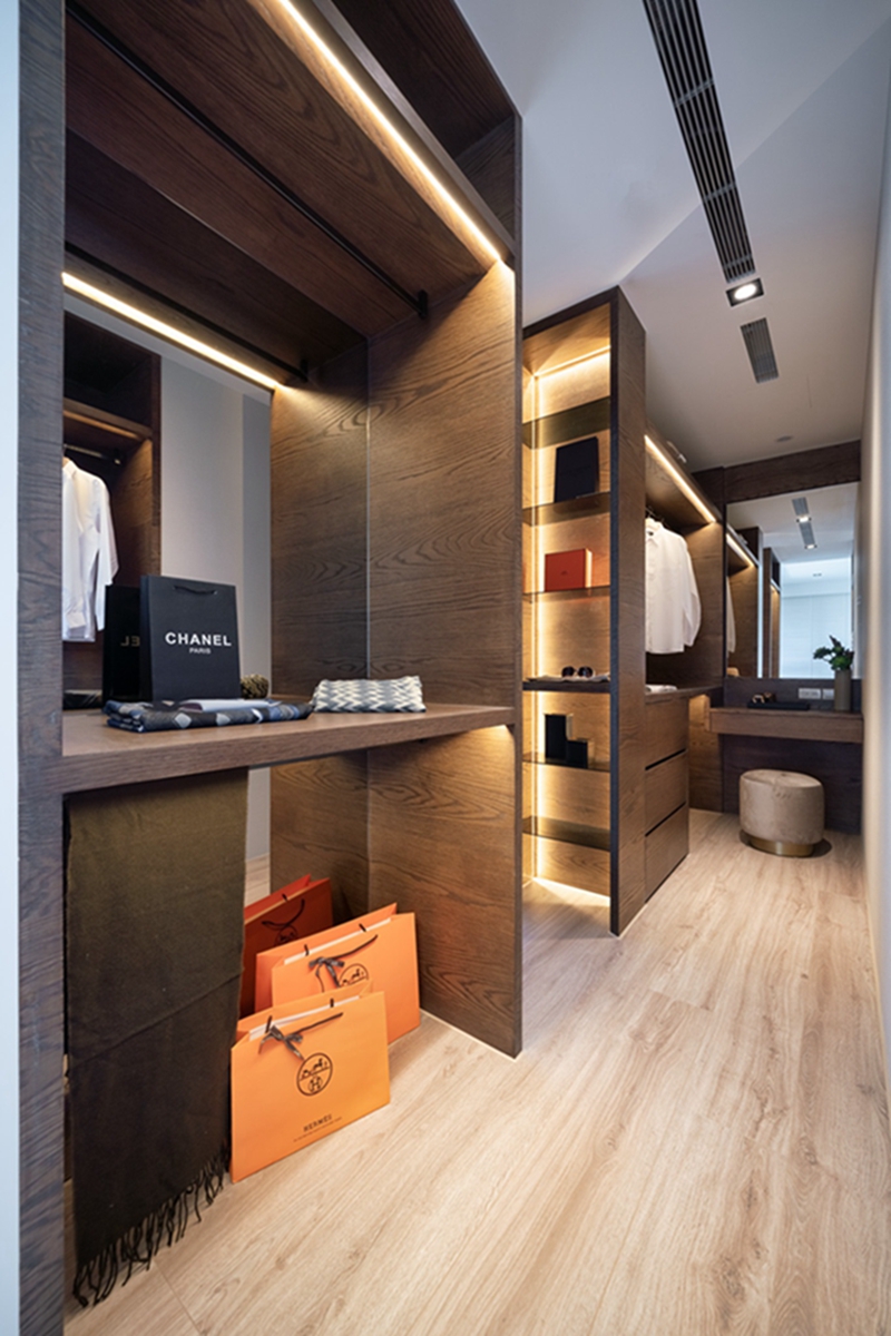 玻璃書房+豪華衣帽間，灑滿陽光的110㎡居家也像在度假