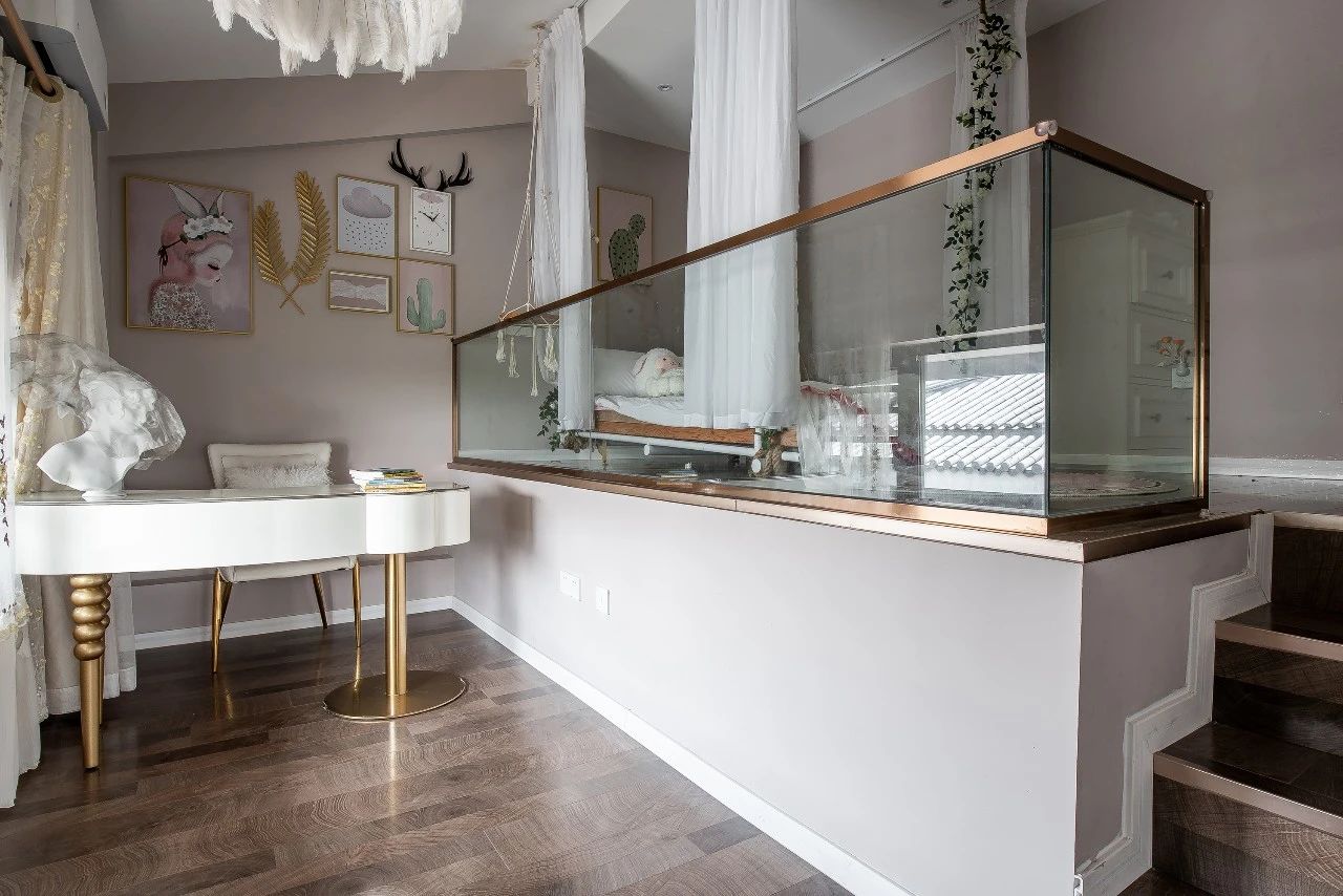 43㎡的loft變身輕奢小別墅，空間規劃&軟裝搭配，統統滿分！