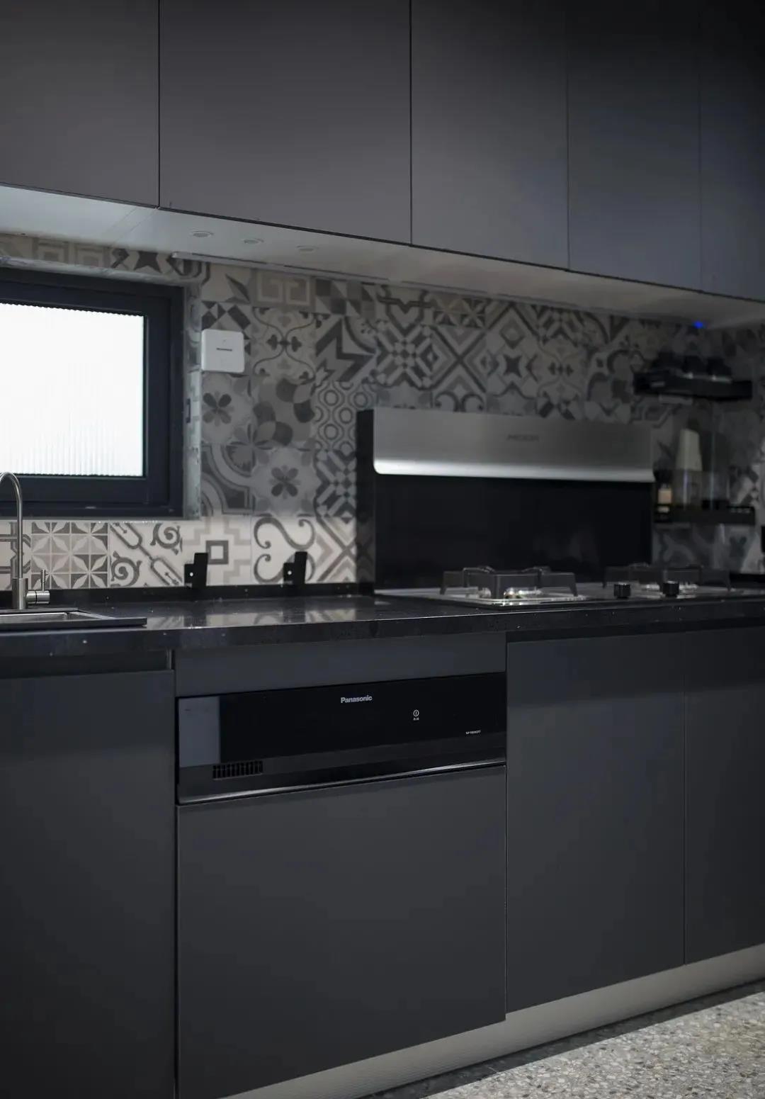 95㎡最強(qiáng)收納宅引圍觀！打開琳瑯滿目，關(guān)閉空無一物 