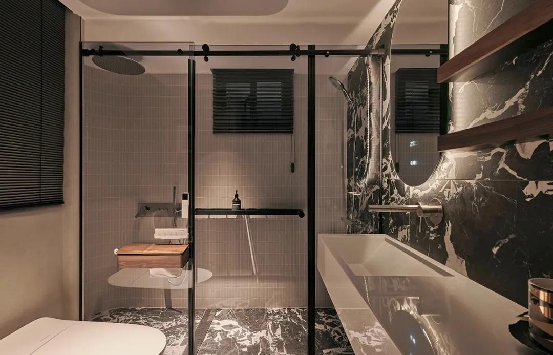 西安獨居設計師的109㎡復式，極致演繹黑白高級感